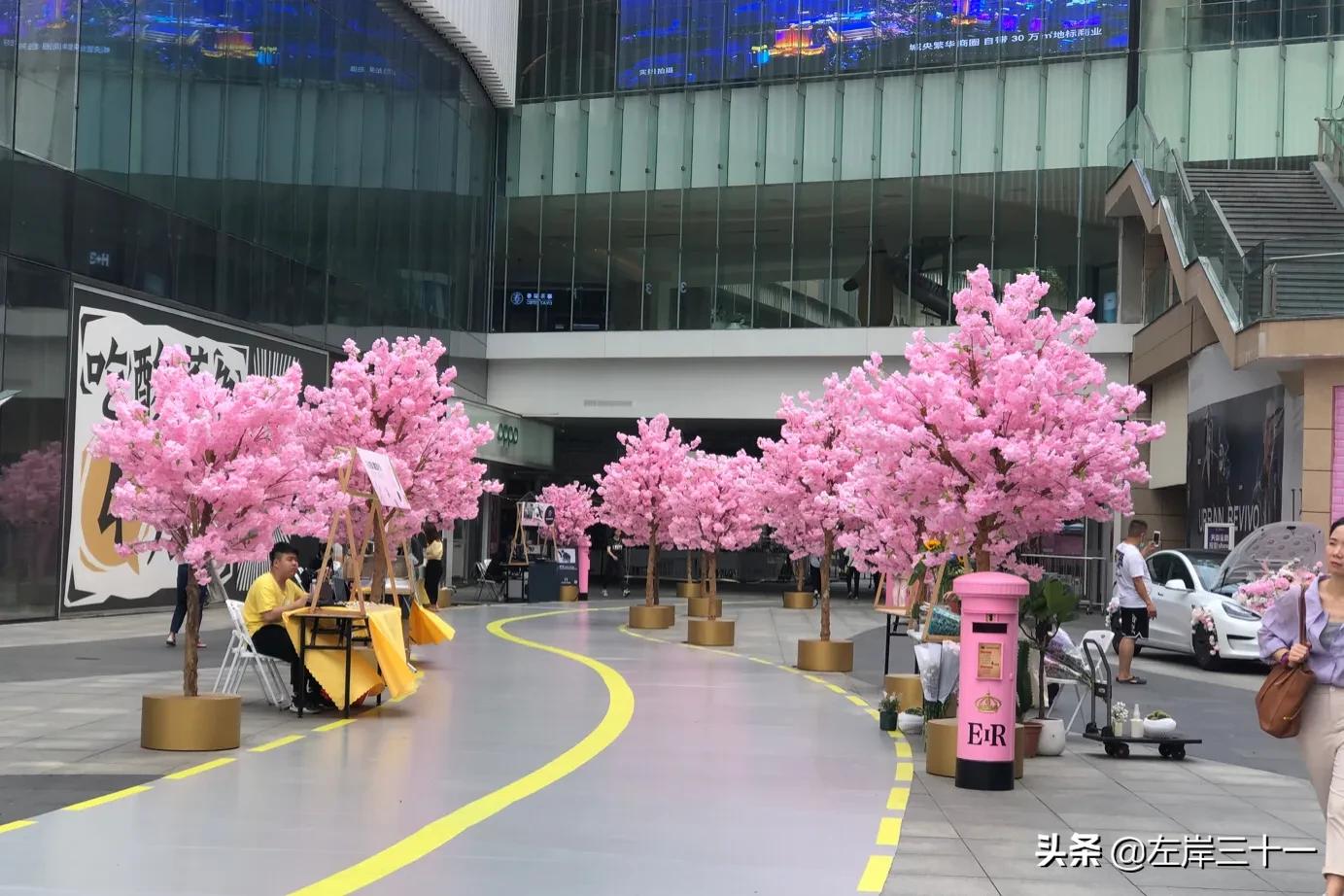 都是吃喝玩乐的商圈，东莞国贸的理想是：做有情怀、文艺范的那个