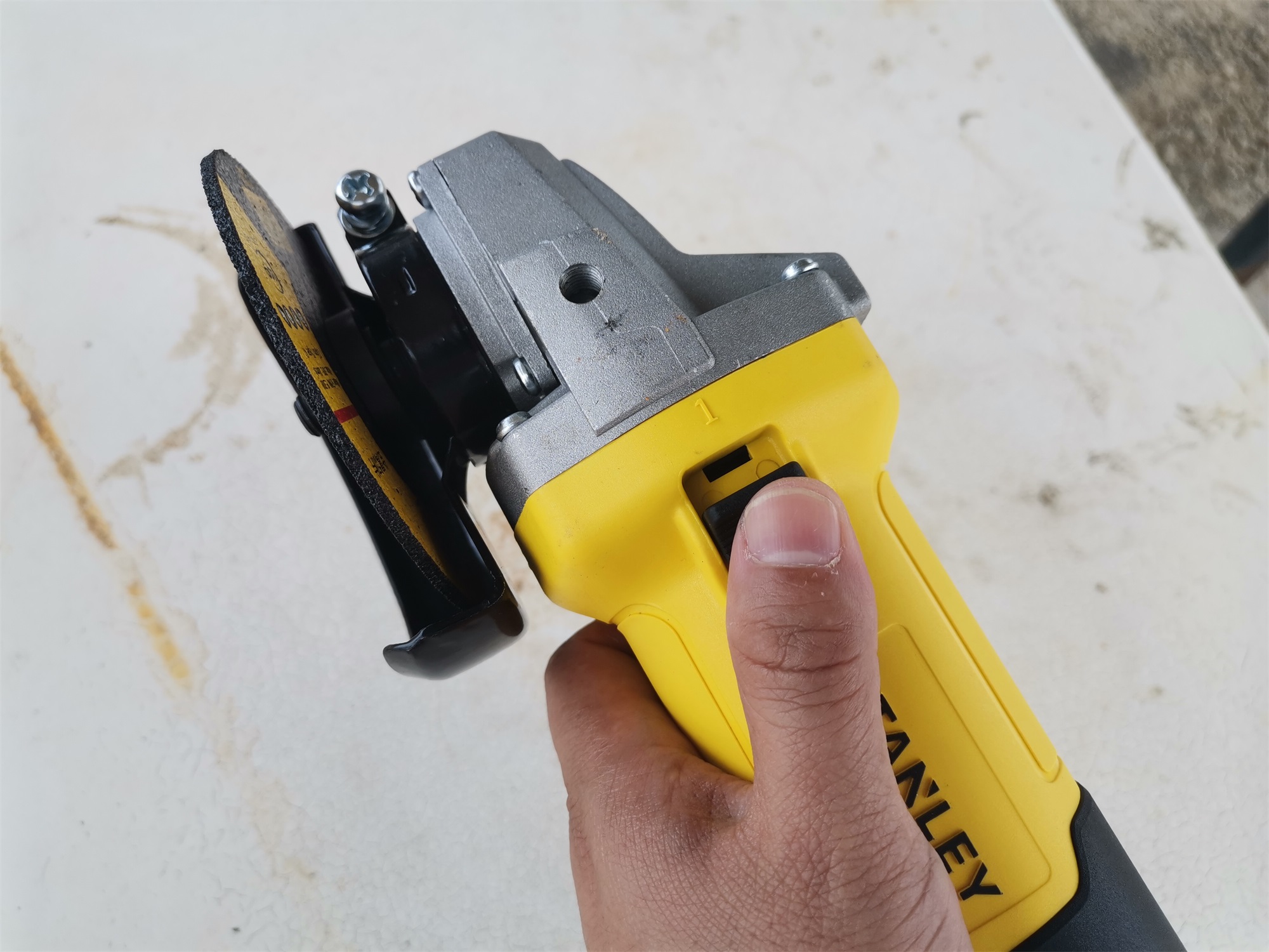 史丹利sg7100角磨机怎么用,史丹利7100角磨机质量好吗