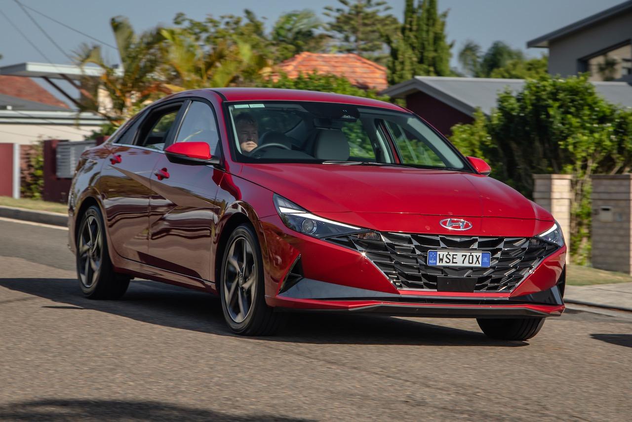 第一视角试驾伊兰特1.5,新款伊兰特10万公里测评