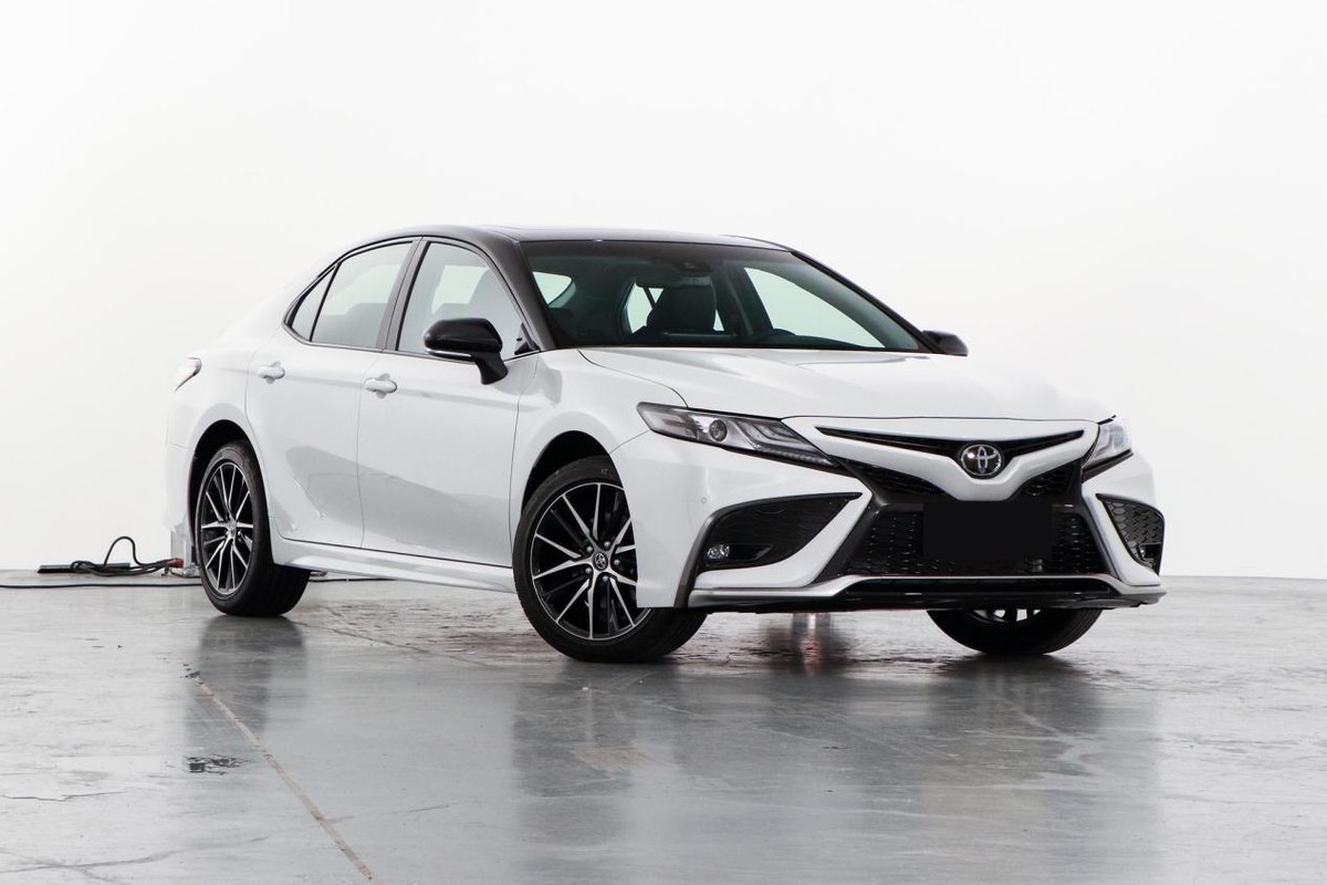 凯美瑞旅行版入华,15年入户13款2.5动力凯美瑞