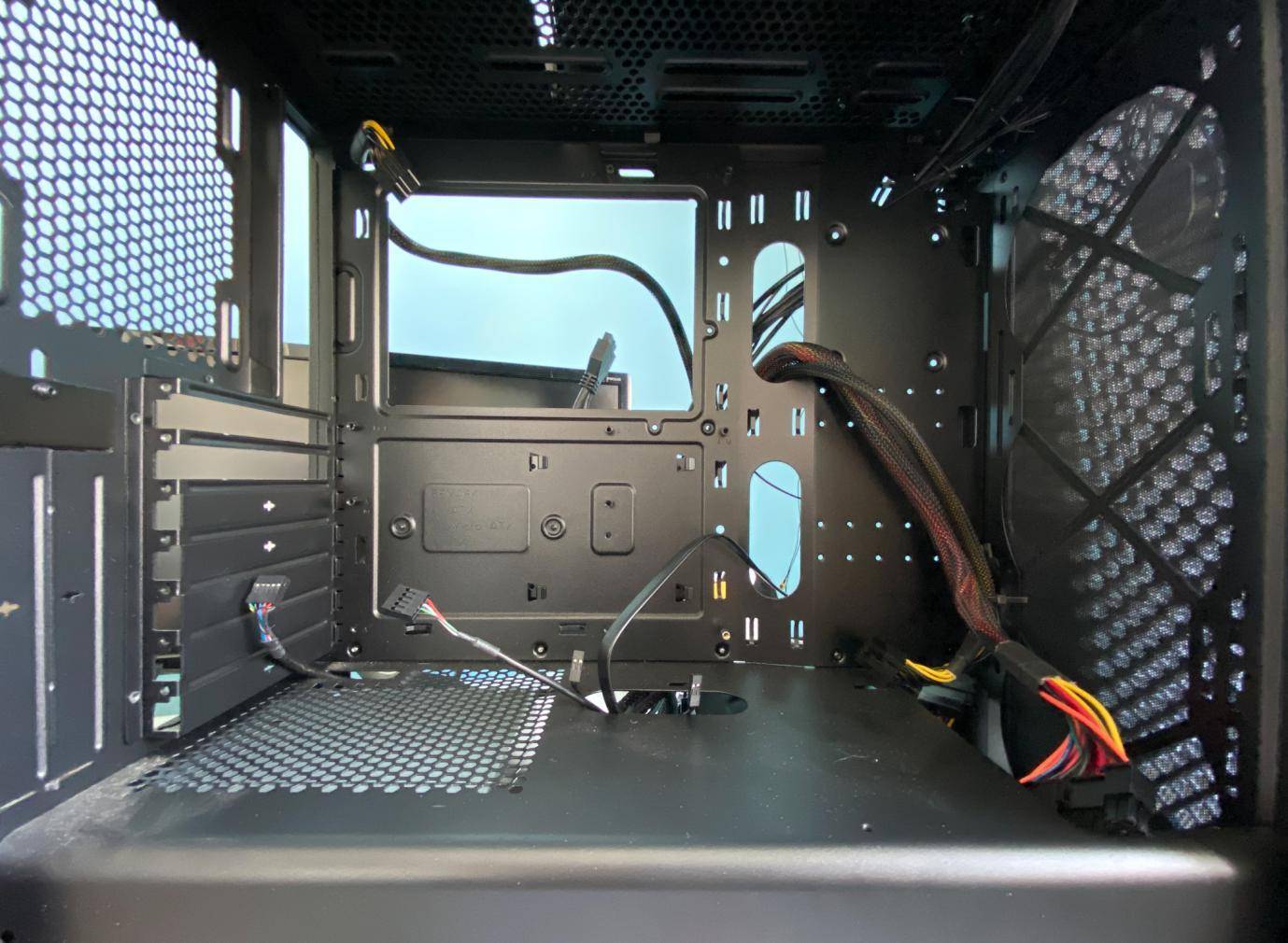 电脑系统是装在主板还是cpu上,电脑换了cpu和主板要重新装系统吗