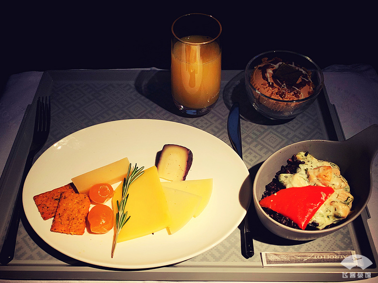 俄航舒适经济舱,上海飞莫斯科俄航餐食