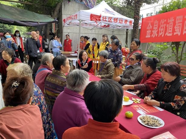 社区欢庆重阳节传递浓浓敬老情,社区敬老爱老情暖重阳主题活动