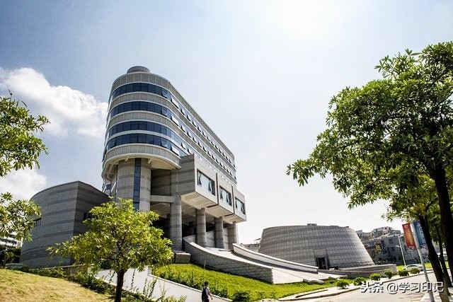 这所华侨大学很“低调”，不是211高校，但社会口碑十分好！