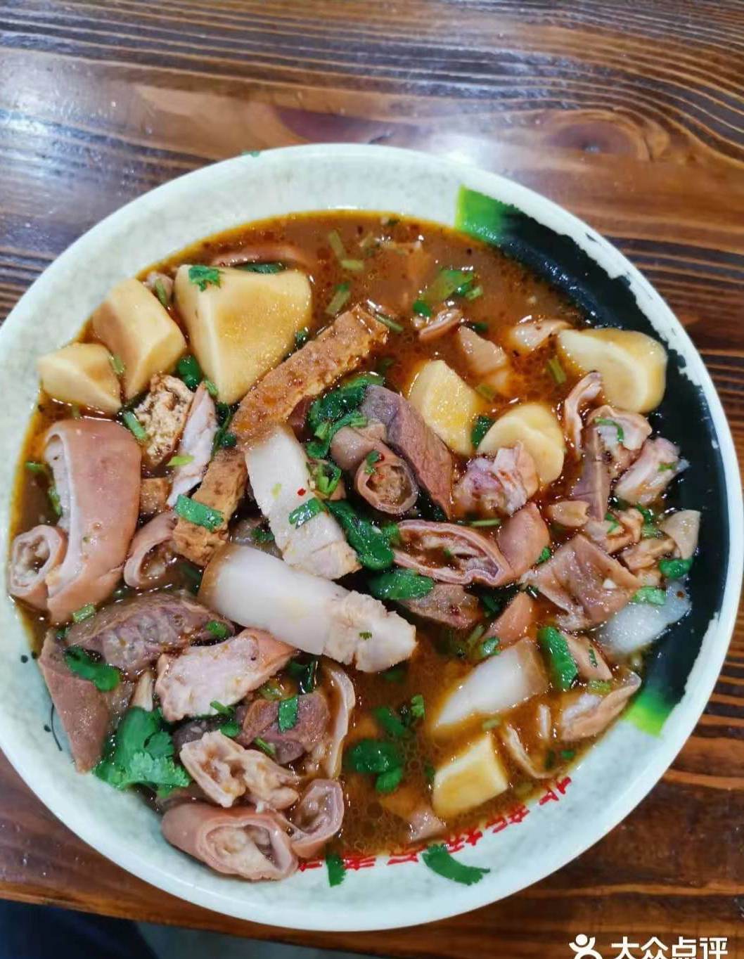 北京美食推荐前门卤煮,北京胡同美食老北京卤煮