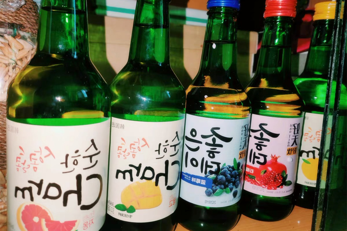 韩国泡菜确实好吃也是每餐必备的,看了韩国美食发现真没什么好吃的