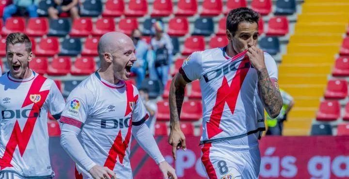 红蓝战士永不言败图片,红蓝战士气势不倒