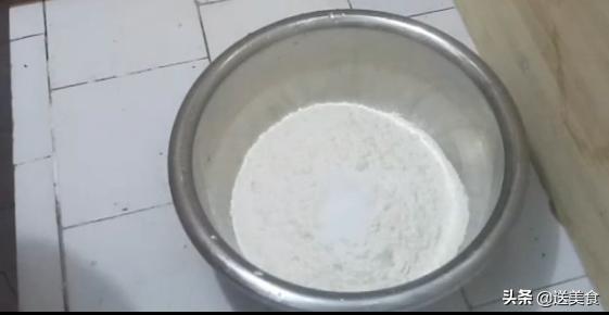 如何炸出又酥又脆的油条,炸出蓬松香脆的油条的几点心得