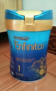 冲奶粉时有结块怎么回事,冲奶粉有泡沫宝宝能喝吗