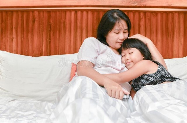 国庆节婆婆拿孩子的新衣换别人的旧衣给孩子穿，媳妇：再也不来了