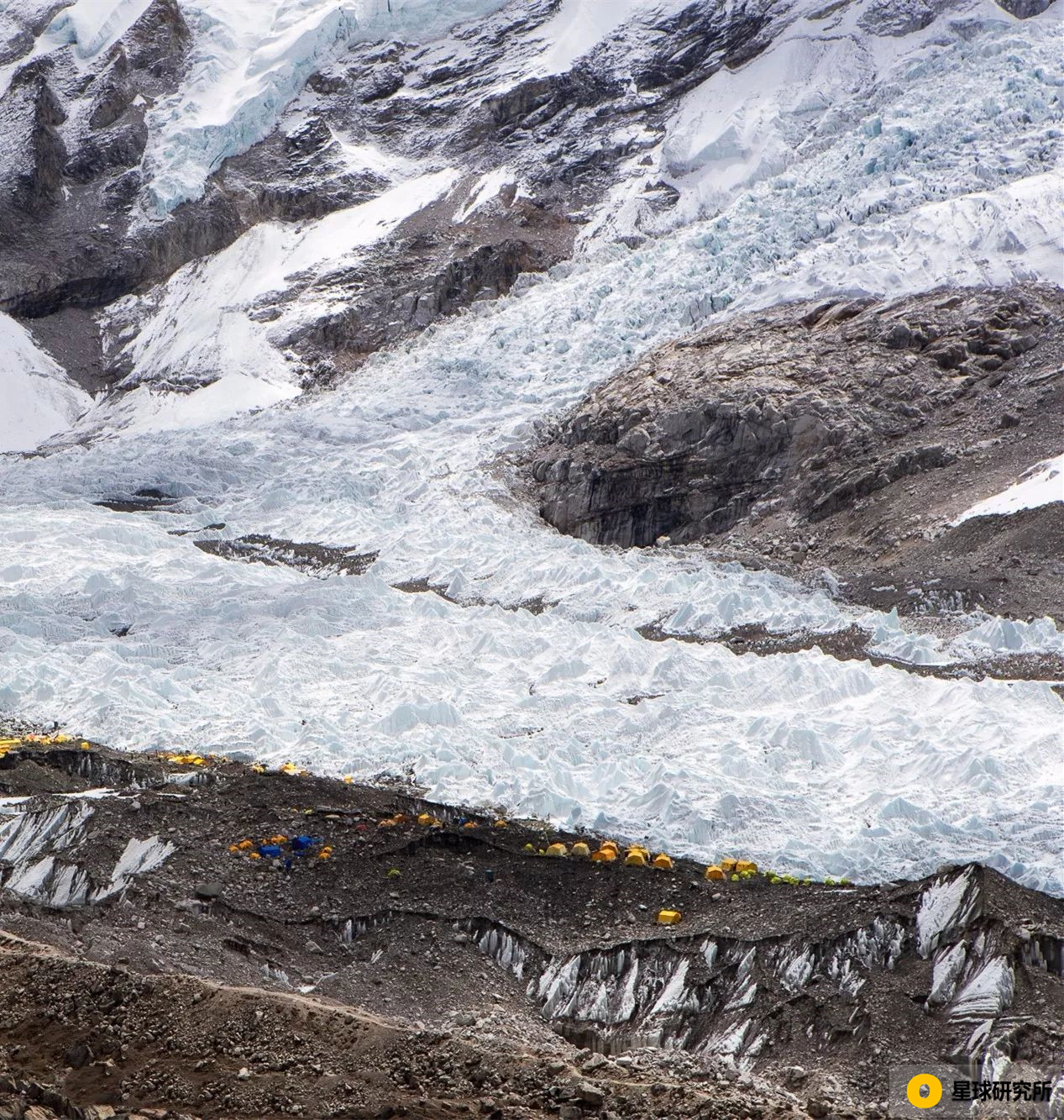 海拔不断的升高,海拔高度一直上升