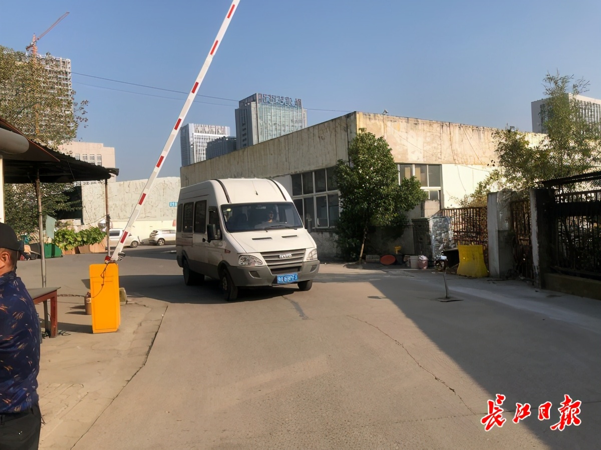 乱收停车费的鑫汉物流园整改了,网友还反映了这些“土霸王”