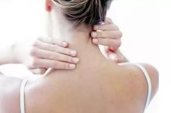 经常落枕要注意，起因、解决，这就告诉你