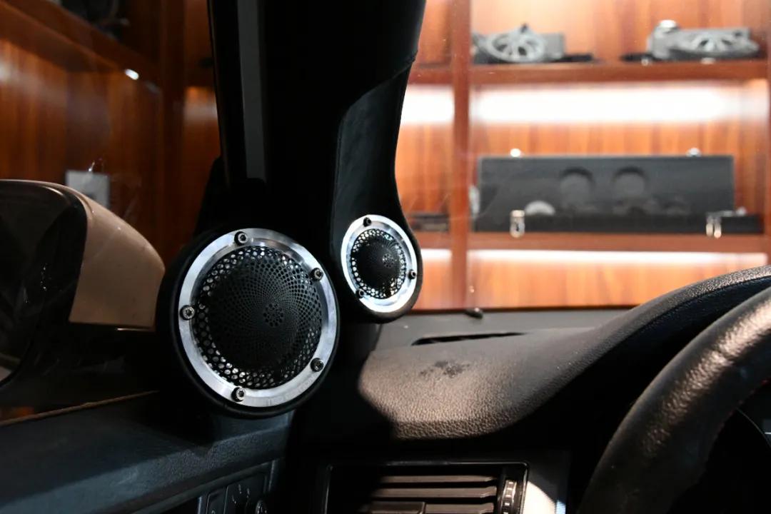 情怀老车宝来,最新款宝来改装音响效果