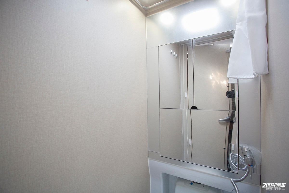 了解上汽大通maxusv90最新动态,上汽大通maxusv902023款2.0t短轴低顶