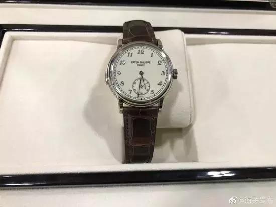 男子戴275万百达翡丽入境被查,百达翡丽4948g包装盒