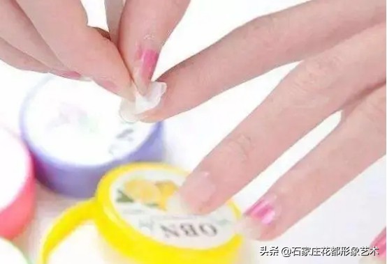 美甲师美甲时注意事项,美甲师怎么卸除甲片