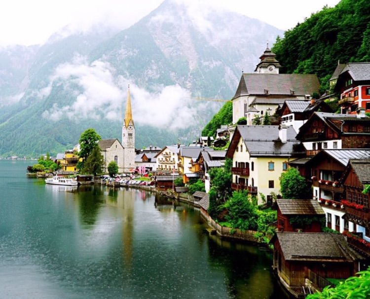 欧洲小镇的美丽风景令人心旷神怡,欧洲最美的湖边小镇