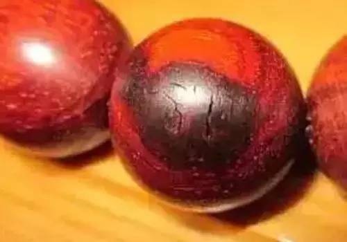 瘤疤小叶紫檀手串开裂怎么办,小叶紫檀手串开裂了怎么办