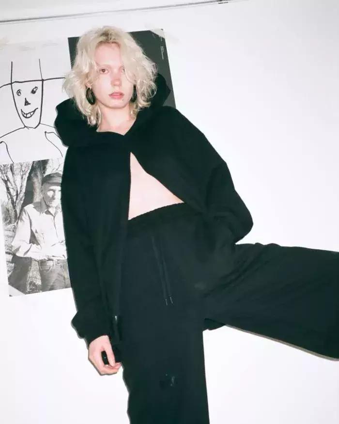 有刘海30-40岁懒人减龄扎发显脸小,除了齐刘海长脸型还适合什么刘海