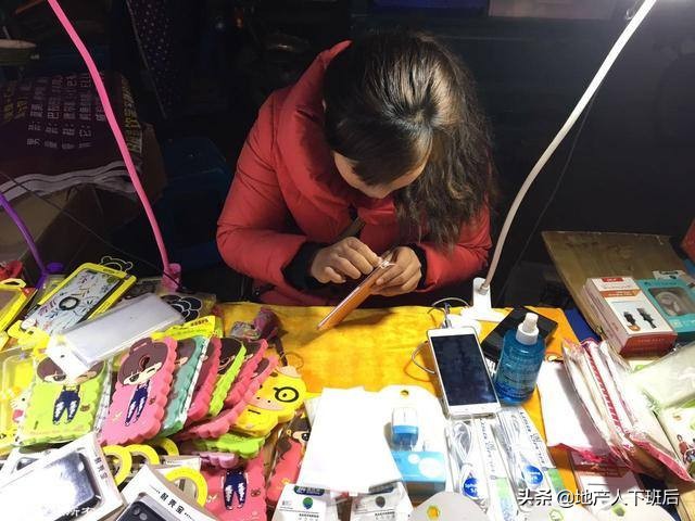 地产大佬出摊了吗,让地产大佬出摊