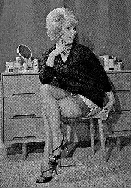 *袜丝**是给男人穿的?几分钟看完《*袜丝**的前世今生》