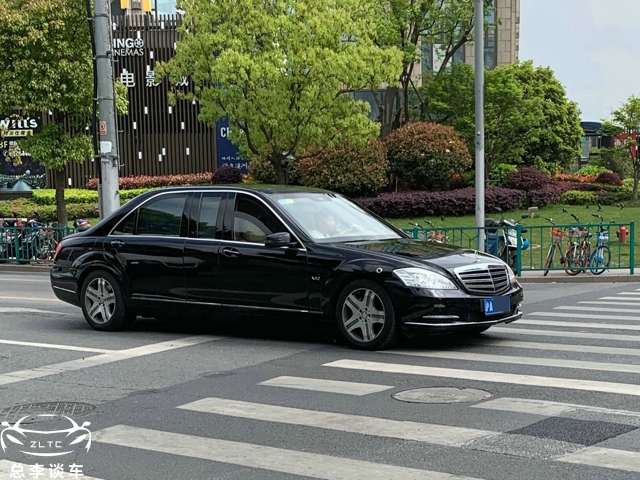 千万奔驰s级,千万奔驰商务车