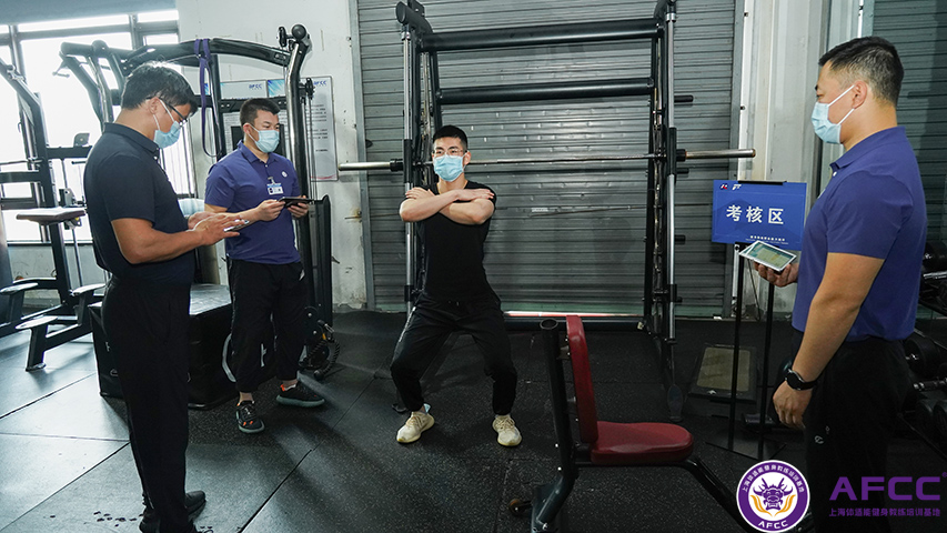 健身教练全国的就业前景如何,女健身教练私教前景