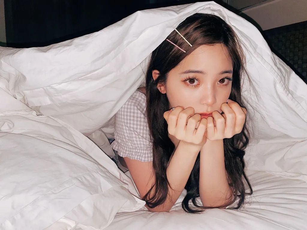 小五官扁平脸适合什么风格,塌鼻扁平脸