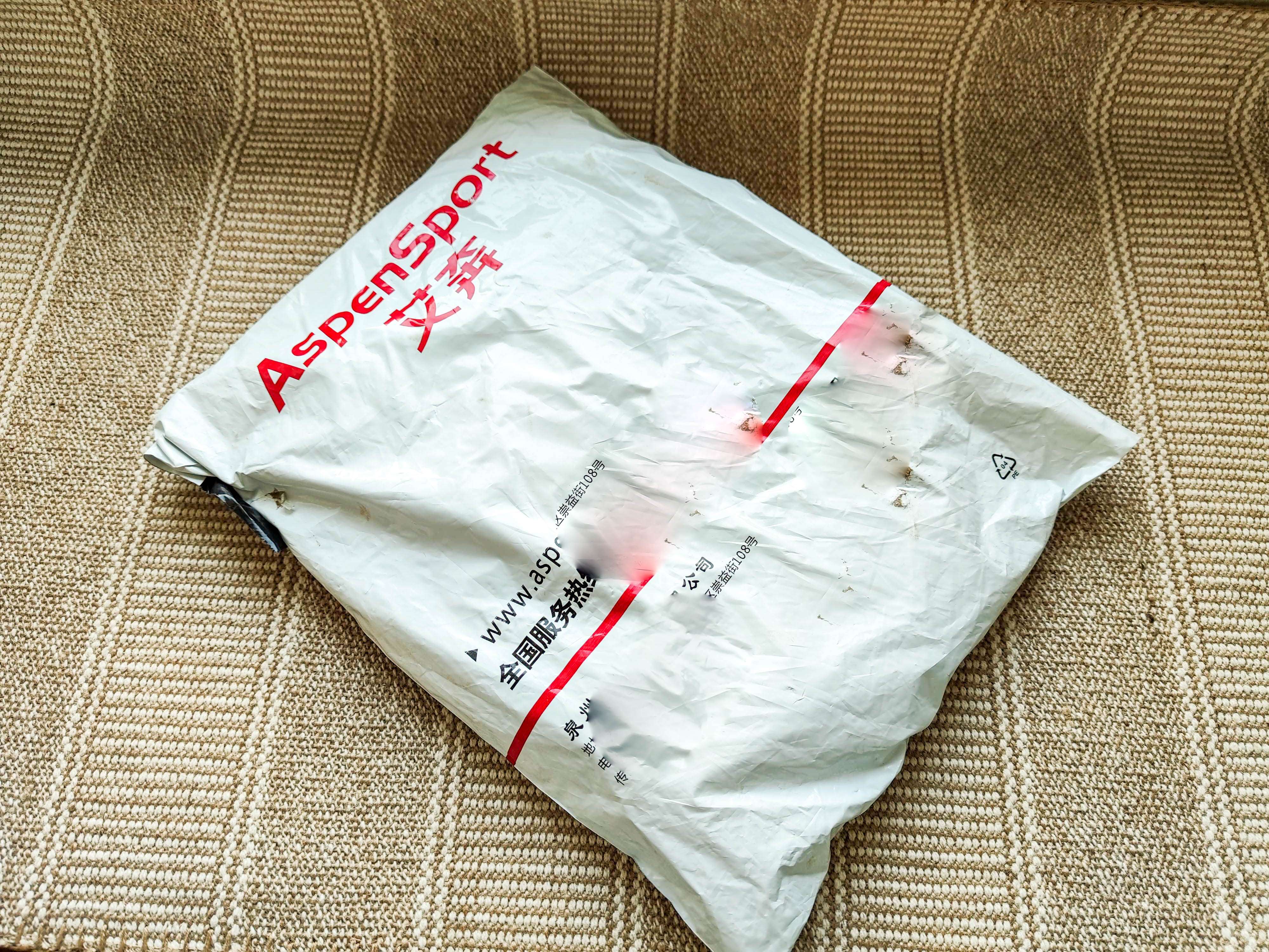 消费再降级：￥9块9艾奔单肩通勤斜挎包装载力测试，晒单简评送上