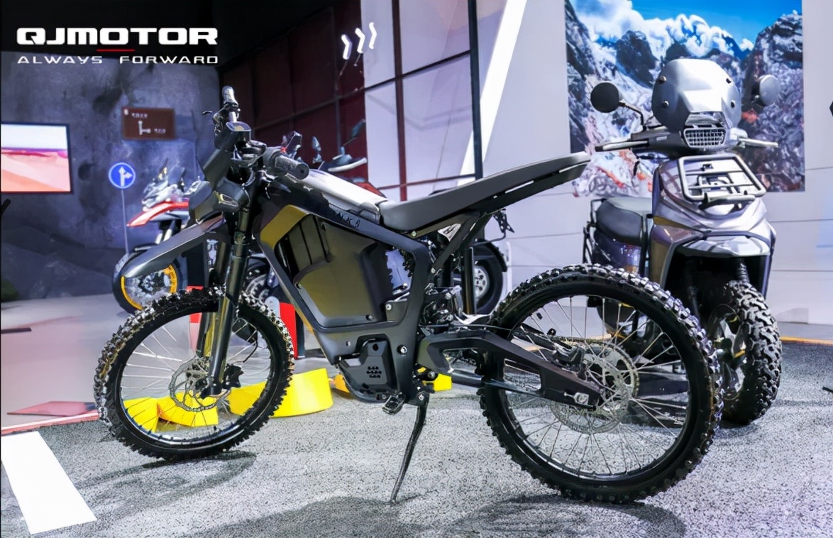 玩得就是这个范儿钱江旗下高端电摩崭露头角