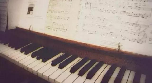 钢琴基本功七种手法怎么弹,钢琴教学入门双手和弦