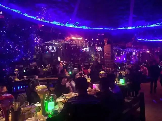 「风尚行」大地回暖，夜生活哪里嗨？新亚洲体育城告诉你