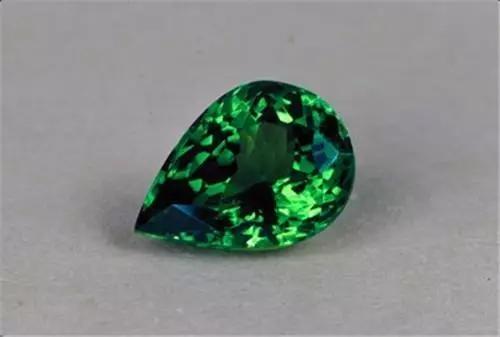 怎么挑选祖母绿宝石,如何选祖母绿宝石