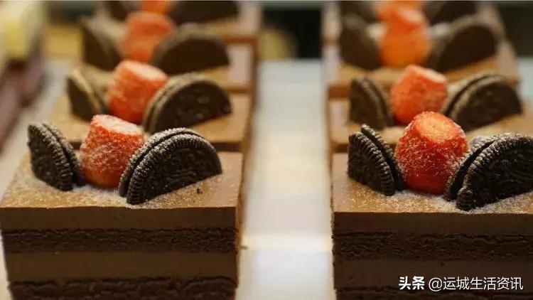 市民排队免费吃蛋糕：运城天鹅湾“生日颂烘焙”开业大酬宾