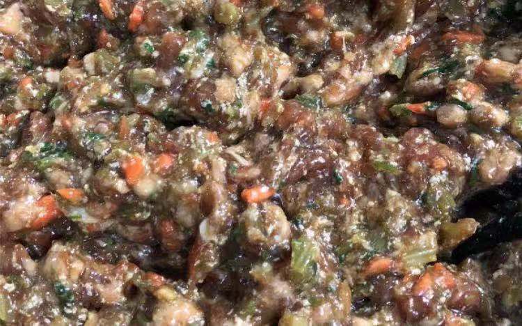 调的饺子馅太干？教你1招做出灌汤水饺，一*爆口**汁儿！太好吃啦