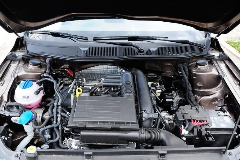 高尔夫嘉旅和朗境对比,16年的车7万公里