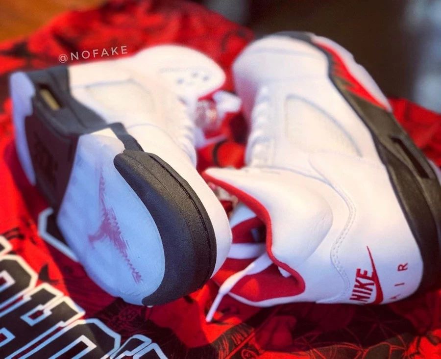 联名算个P！AJ5的30周年纪念最重磅的必须是它