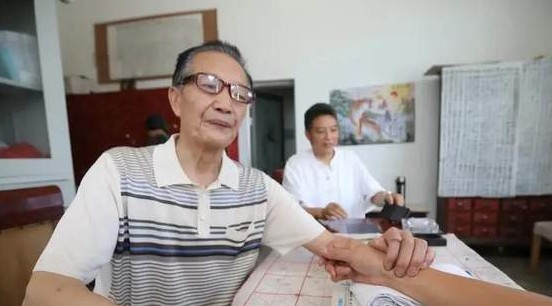 私人诊所每天爆满图片,街上的诊所为何人满为患