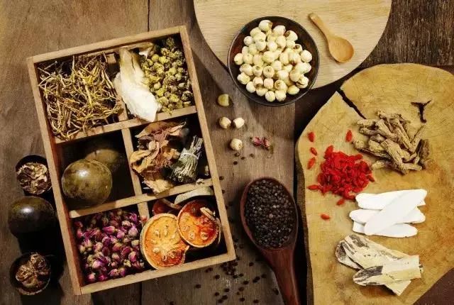 老中医夏天如何吃阿胶,老阿胶怎么吃