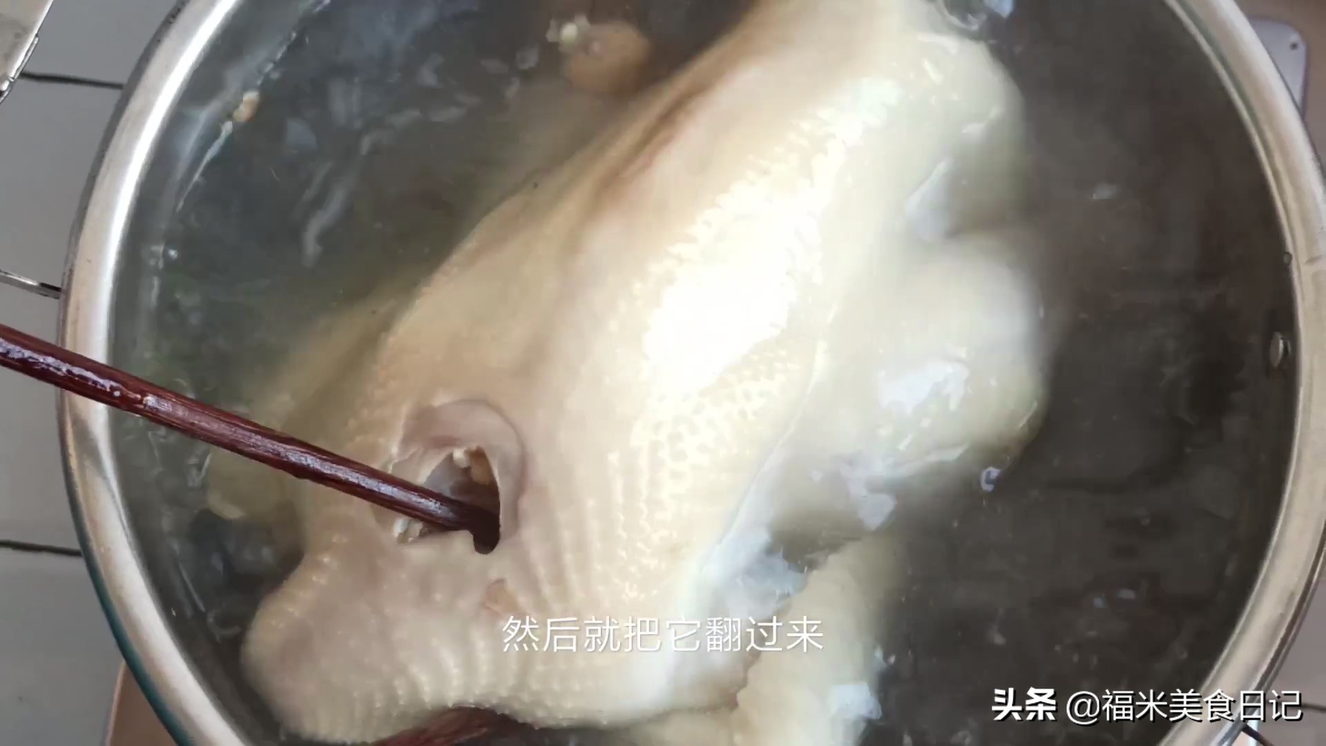 白切鸡浸鸡做法,广东正宗白切鸡浸熟法