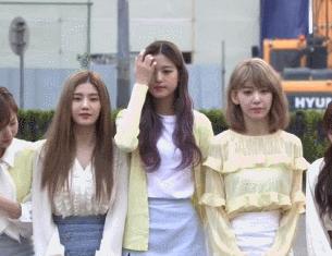 张元英和iu谁更漂亮,张元英izone时期刘海