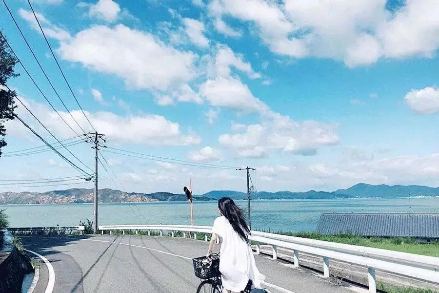 街拍夏日里小姐姐就是任性,夏日任性天气