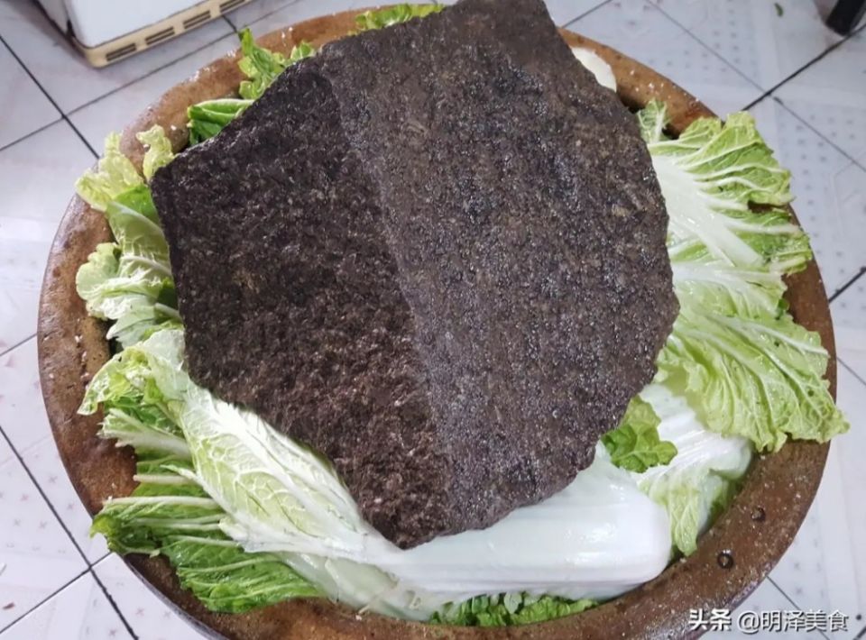 塑料布腌菜,塑料布腌酸菜视频