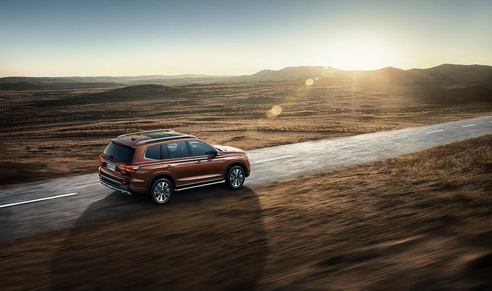 暴雨围城买不起霸道这四款20万级带大梁的四驱车帮你渡劫