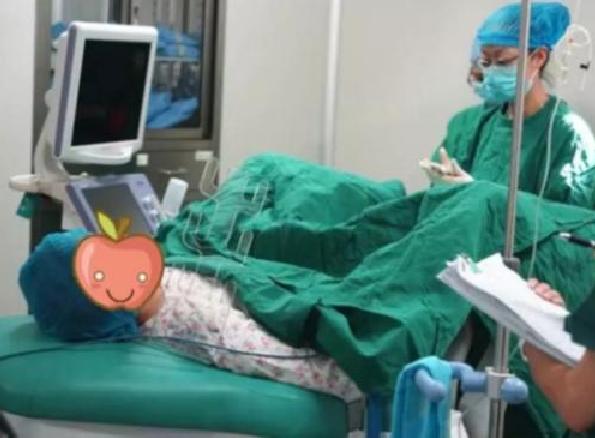 高龄产妇冒死生下男孩,40岁高龄产妇生下孩子的经历