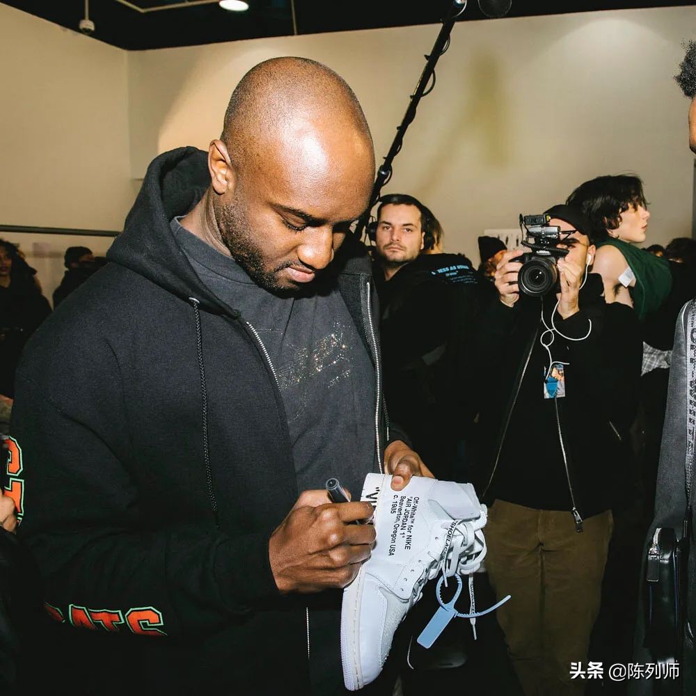 offwhite风格,白色品牌陈列搭配