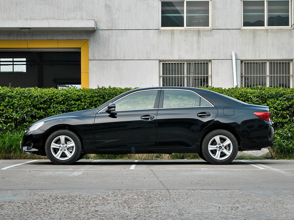 锐志改装音响多少钱,05丰田锐志原车音响