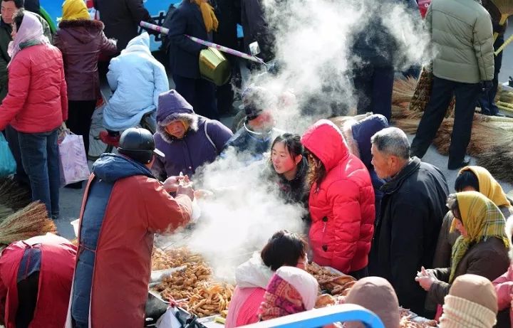 小时候没有暖气过冬视频,小时候没有空调的夏天都怎么过