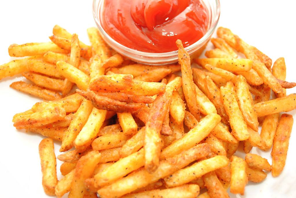 炸薯条怎么做才能酥脆好吃,炸薯条的方法又脆又好吃又简单